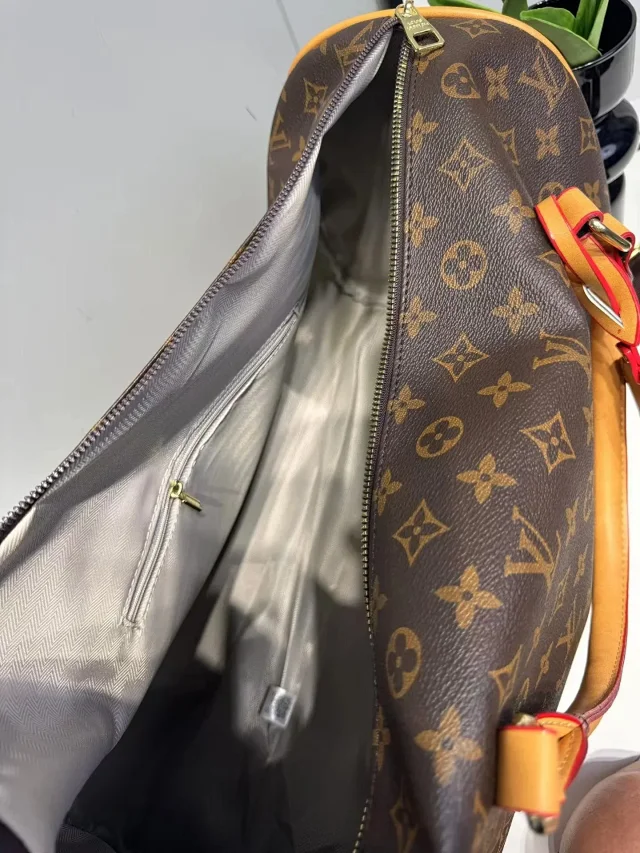 Louis Vuitton Travel Bags Monogram Duffel Bag product detail image 5