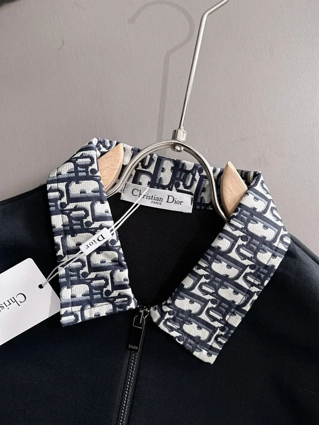 Balenciaga Matching Sets Short-Sleeve T-Shirt and Shorts Set product detail image 18