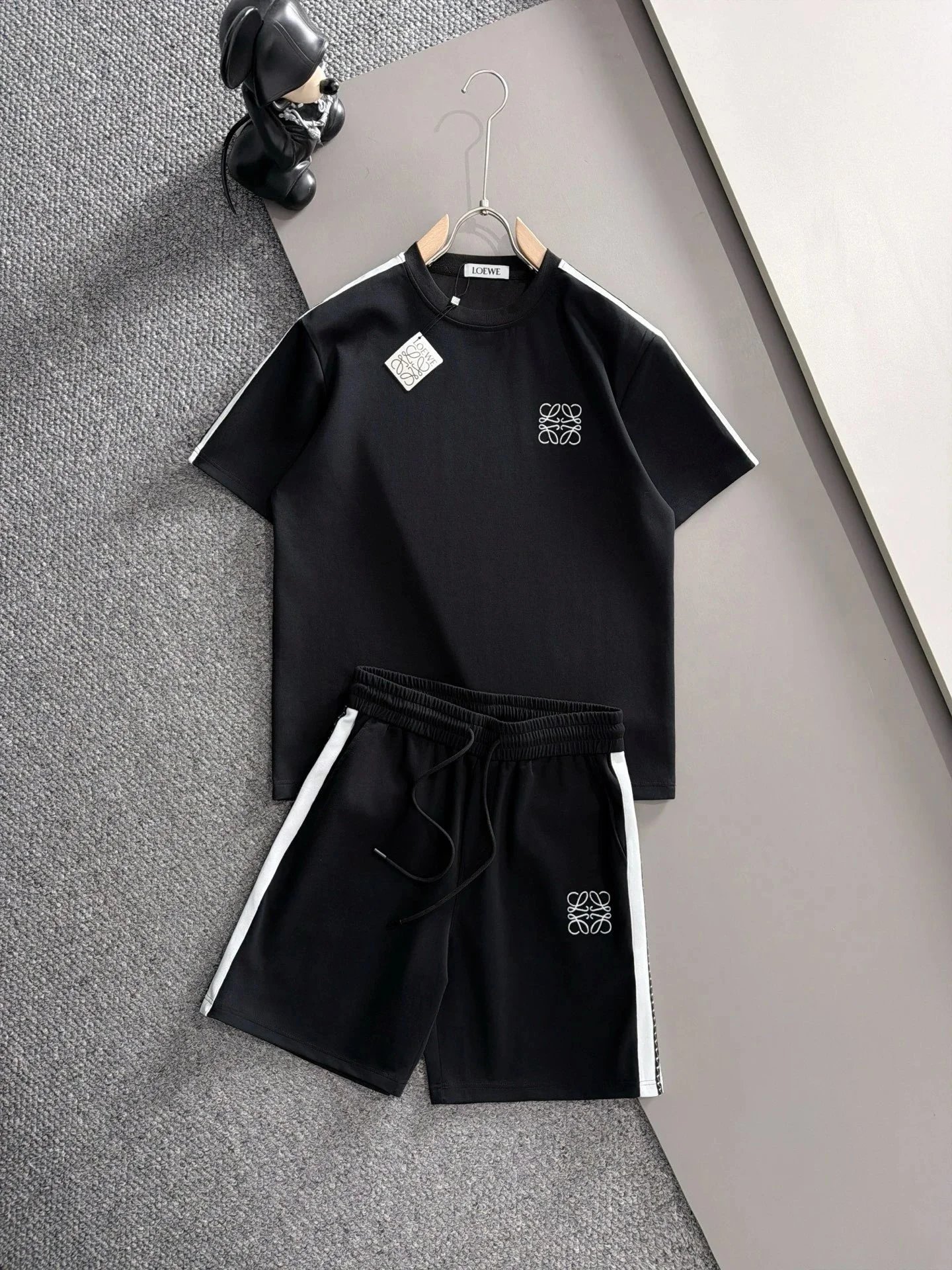 Balenciaga Matching Sets Short-Sleeve T-Shirt and Shorts Set — H515
