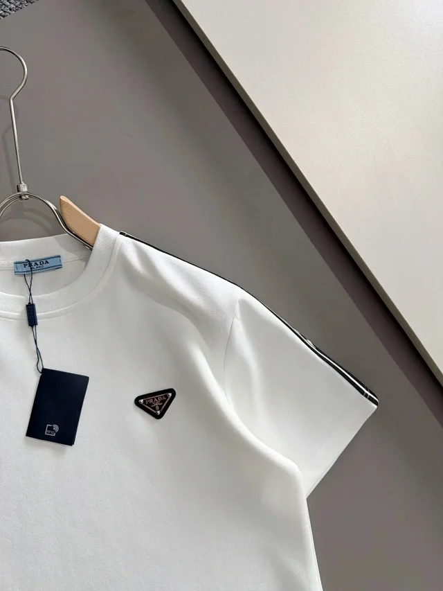 Balenciaga Matching Sets Short-Sleeve T-Shirt and Shorts Set product detail image 12
