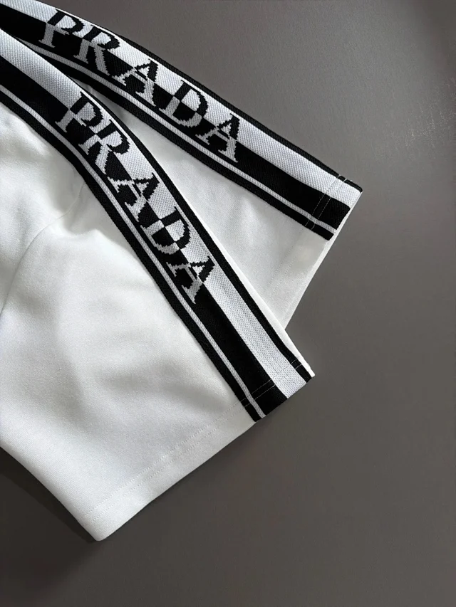 Balenciaga Matching Sets Short-Sleeve T-Shirt and Shorts Set product detail image 13