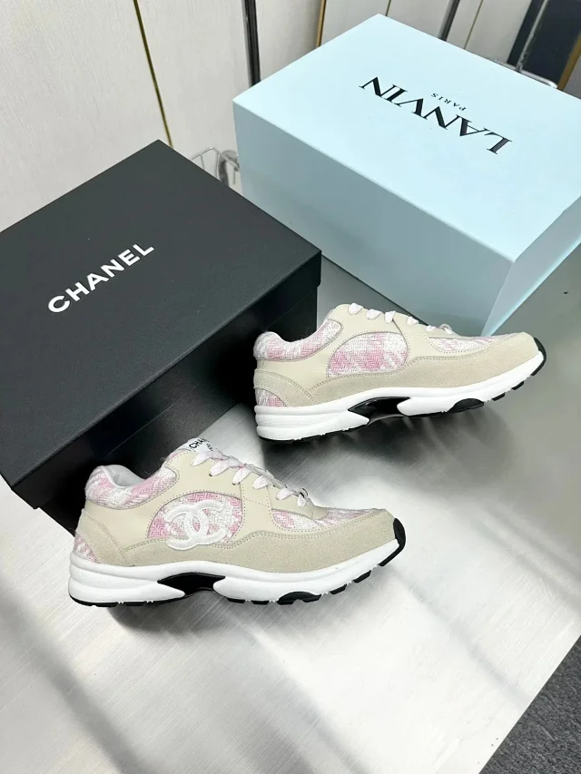 Chanel Sneakers Low-Top Lace-Up Logo product detail image 8