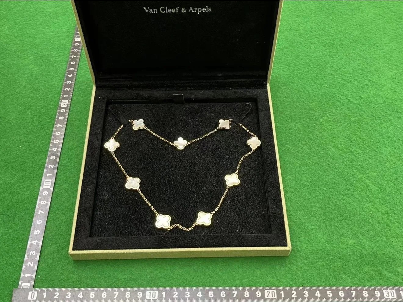 Van Cleef & Arpels Alhambra Ne