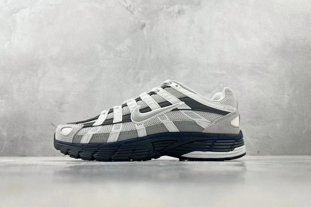 P60 Grey Black Sole Silver Hook