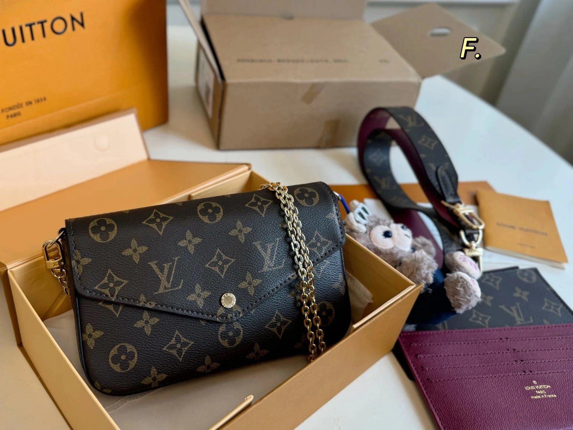 Black Monogram 3-in-1 Envelope Bag 21*13cm
