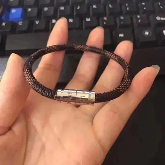 LV Bracelet: seller detail photo 6