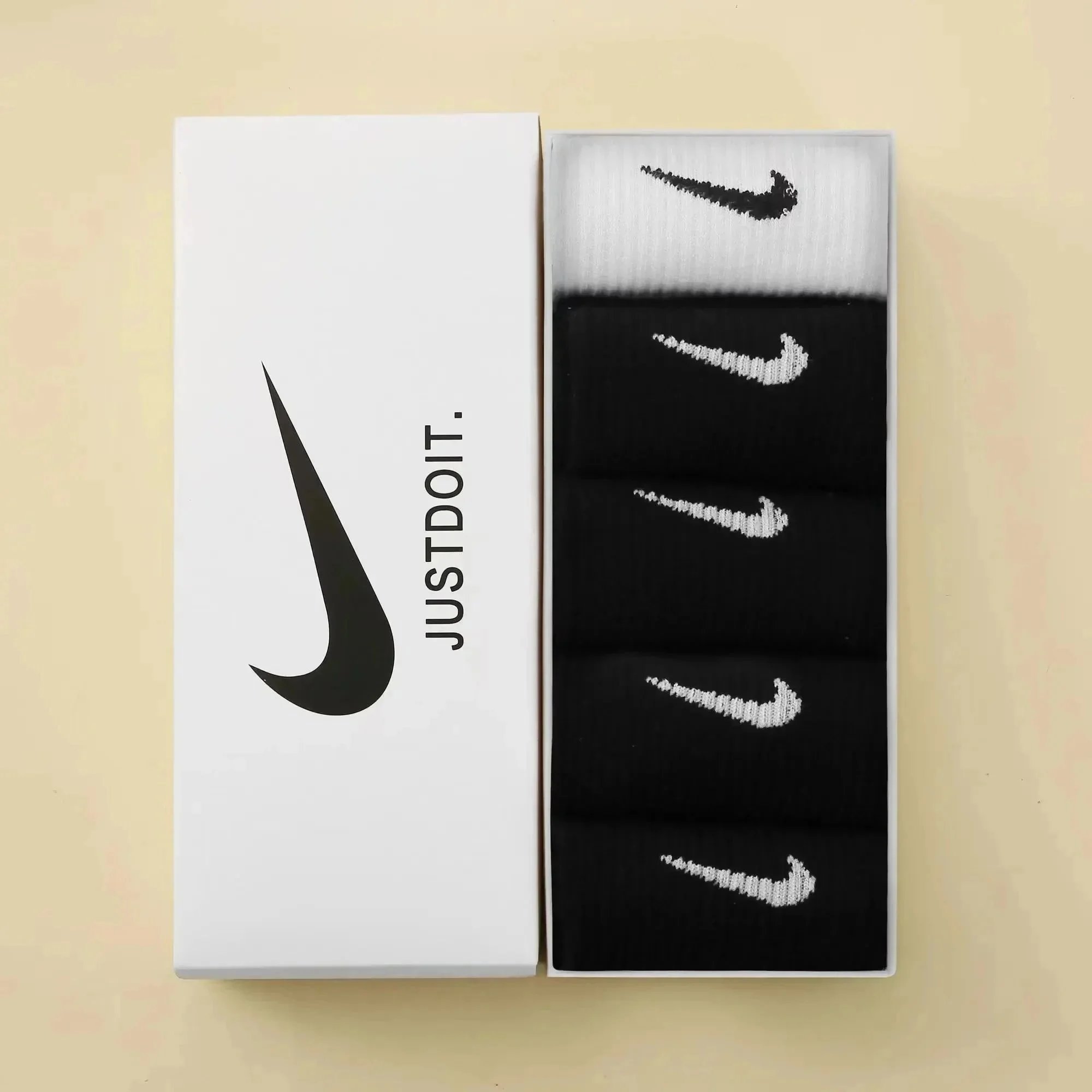 5-Pack (Black + Black + Black + Black + White)