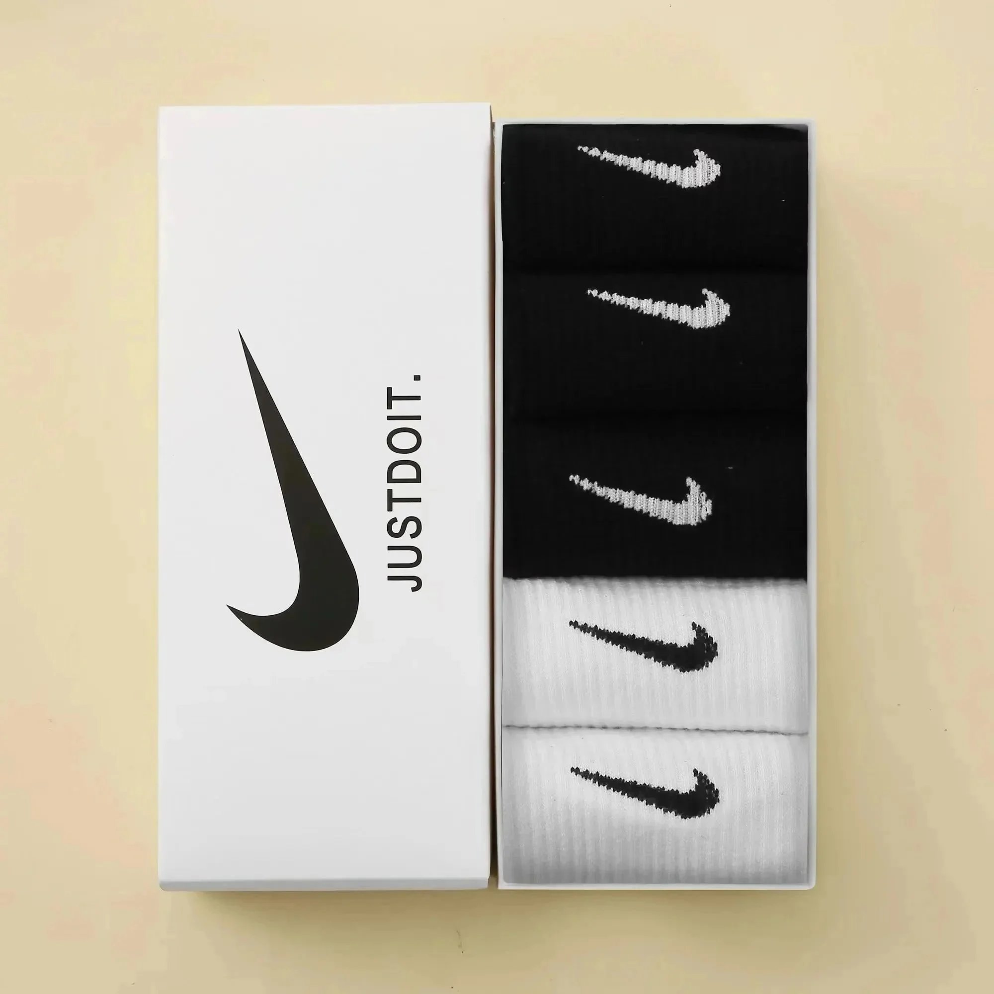 5-Pack (Black + Black + Black + White + White)