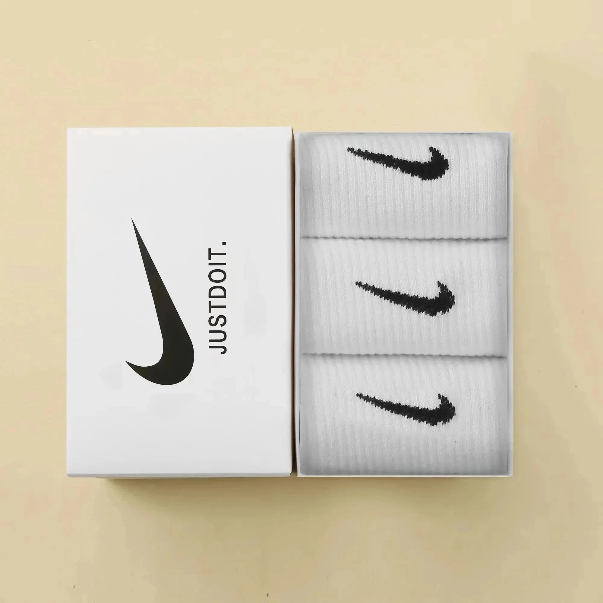 3-Pack (White + White + White)