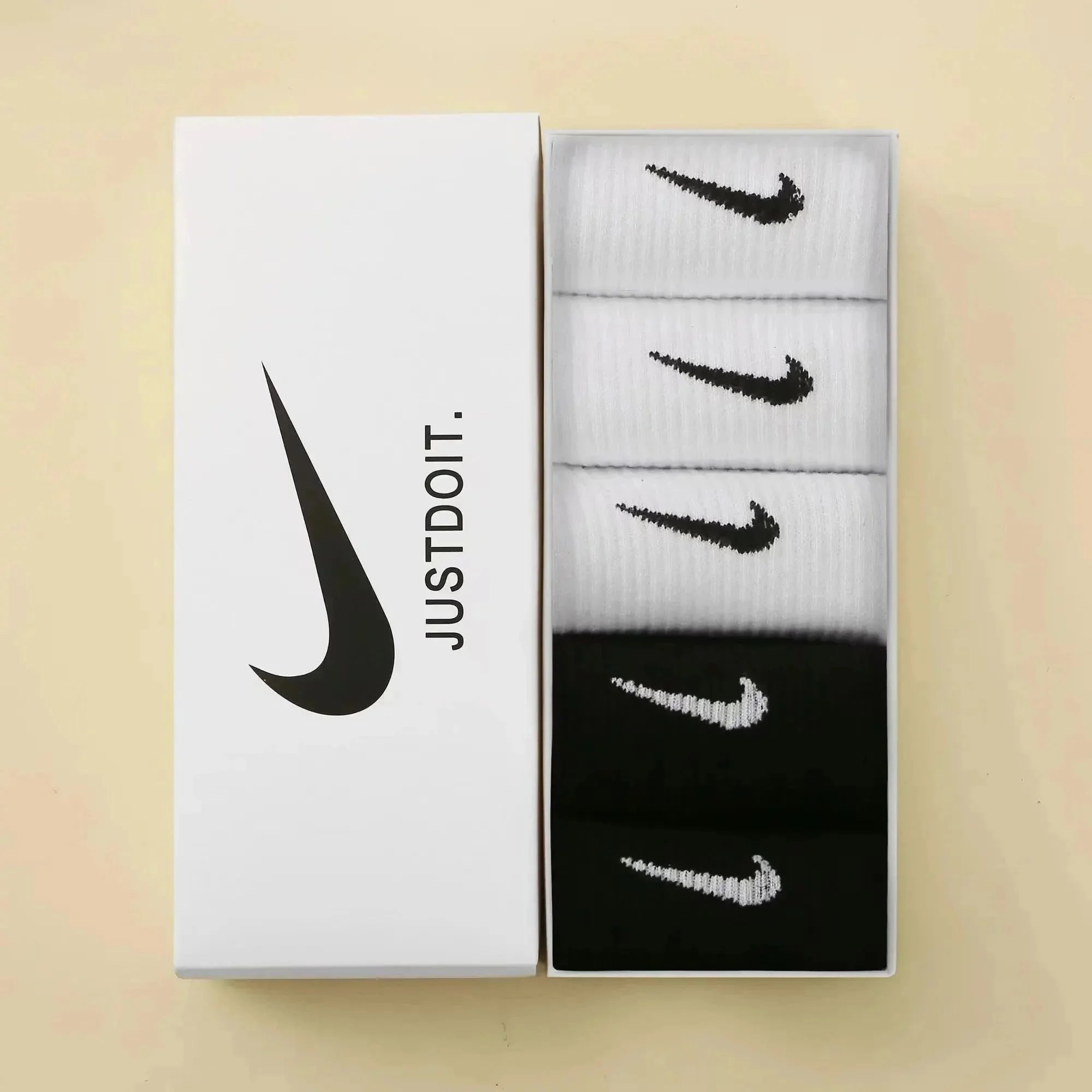 5-Pack (White + White + White + Black + Black)