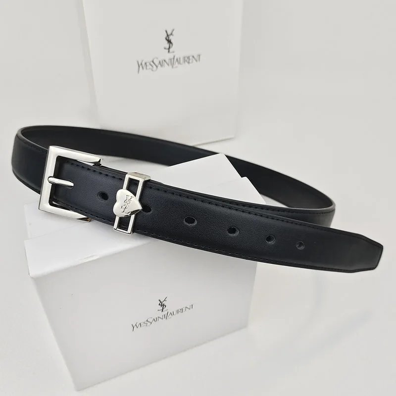 Plain weave heart-shaped silver buckle