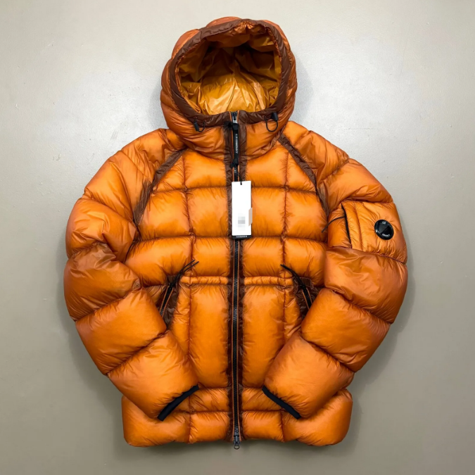 C. P hooded cold resistant, windproof, and warm down jacket (customized fabric shipped within seven days)