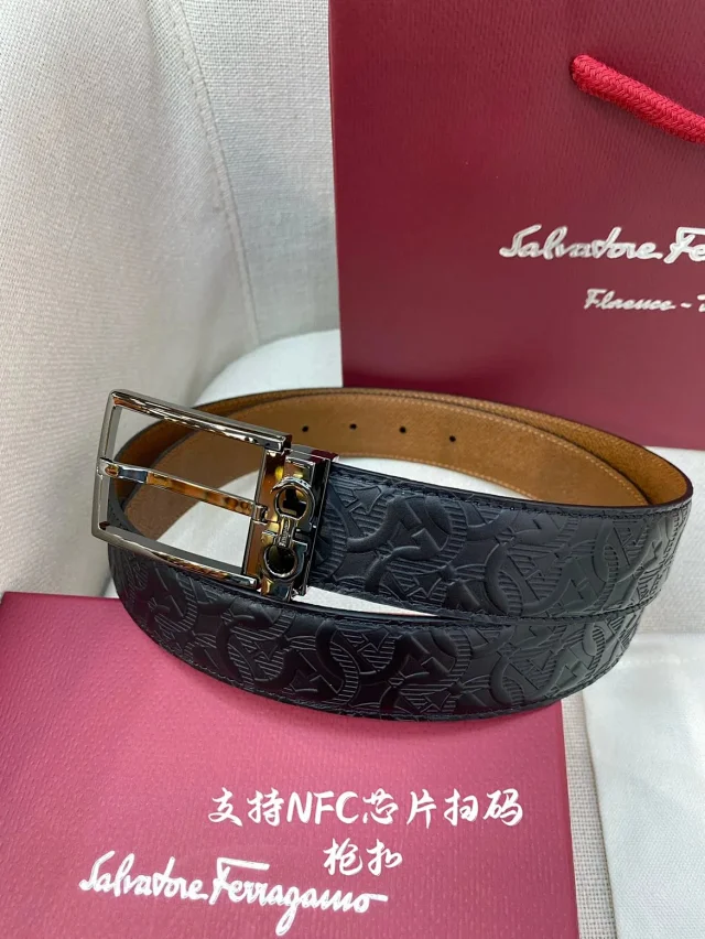 Burberry Belts Gold TB Monogram Buckle product detail image 5