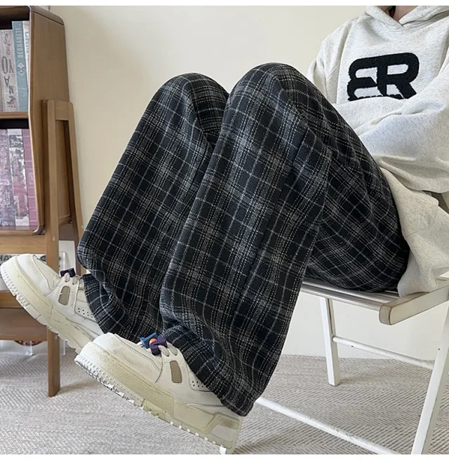 Men's Spring/Fall Contrast Check Wool Trousers Detail