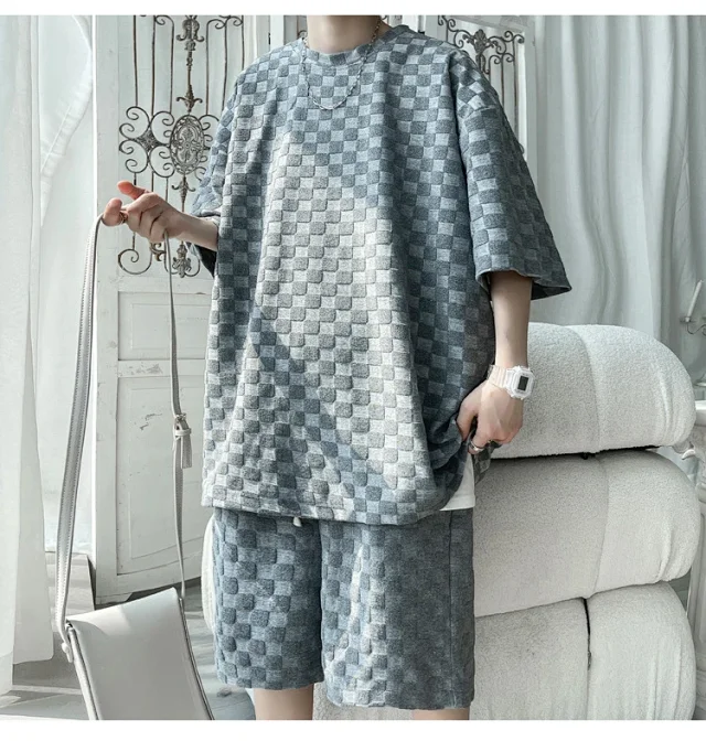Men's Loose Checkered Jacquard T-shirt & Shorts Set Detail