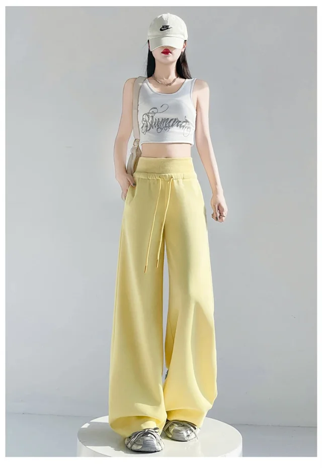 2025 Early Autumn Dopamine Yellow Flared Sweatpants for Women Detail