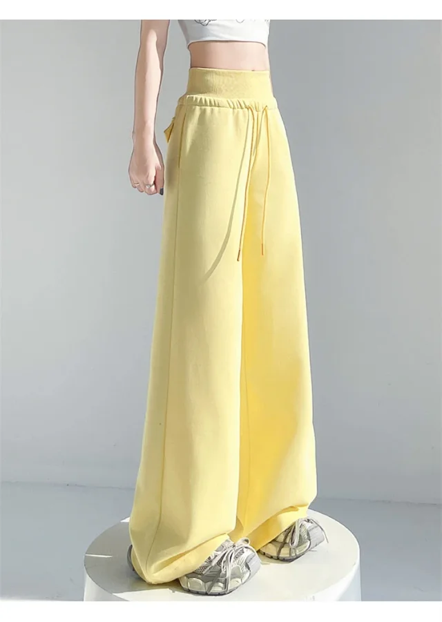 2025 Early Autumn Dopamine Yellow Flared Sweatpants for Women Detail