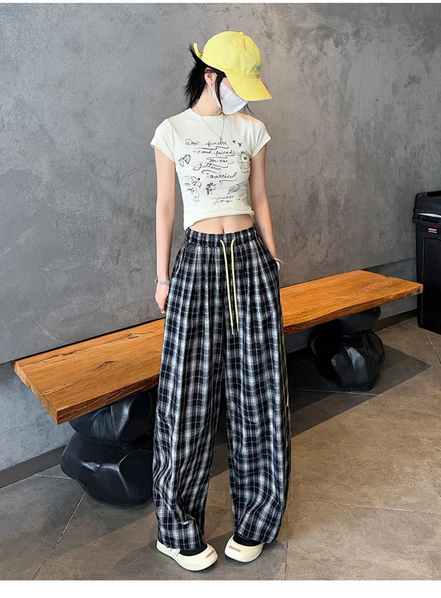 Ladies' Summer Retro Plaid Loose Pants Detail