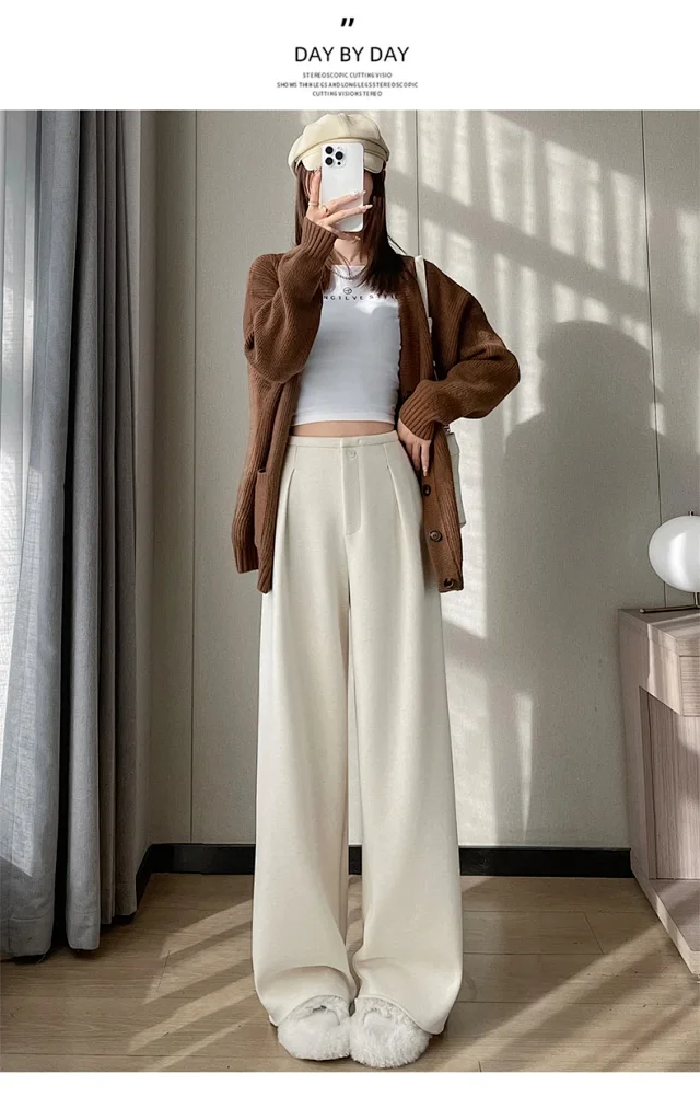 Women's Cashmere Wide - Leg Pants Detail