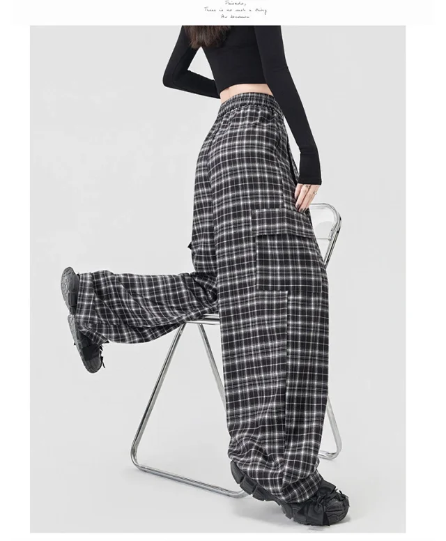 Stylish Plaid Wide-Leg Cargo Pants for Women Detail