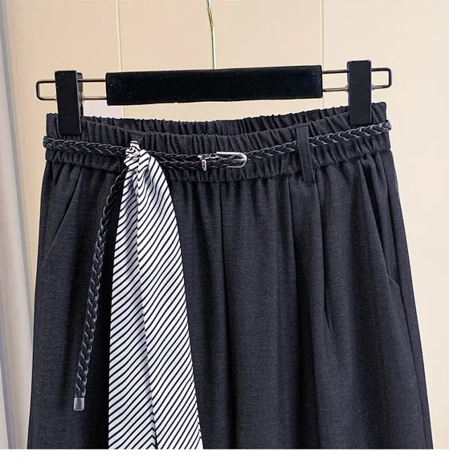Korean-style Age-defying Wide-leg Casual Pants for Women Detail