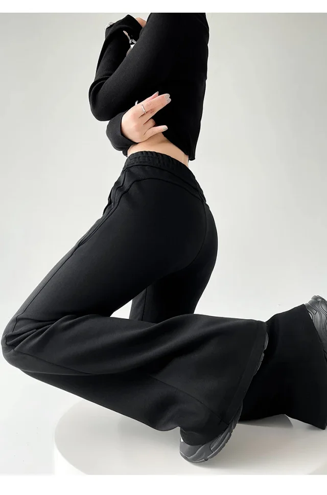 2025 Fall Women's Maillard Horseshoe Pants - High-Waisted, Slimming, American Micro-Flare Long Pants Detail