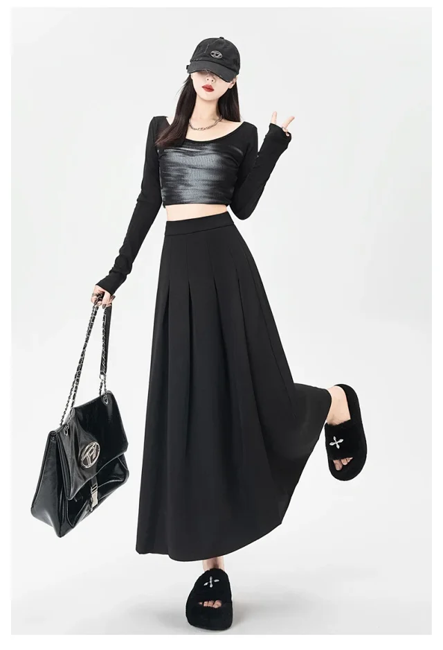 Women's Mid-Length Gray Suit Pleated Skirt Detail