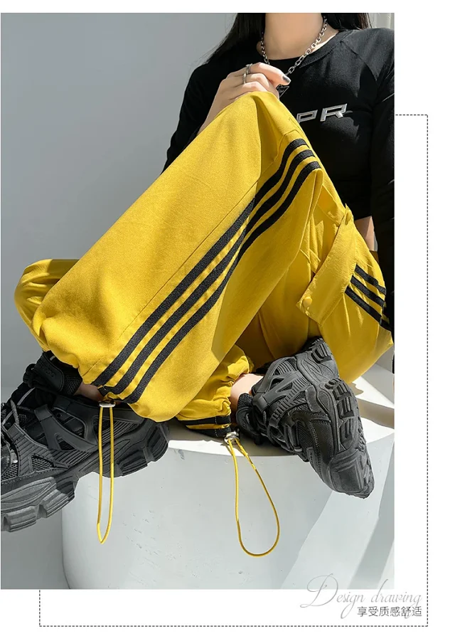 Women's Wide-Leg Cargo Pants 2025 Fall Detail