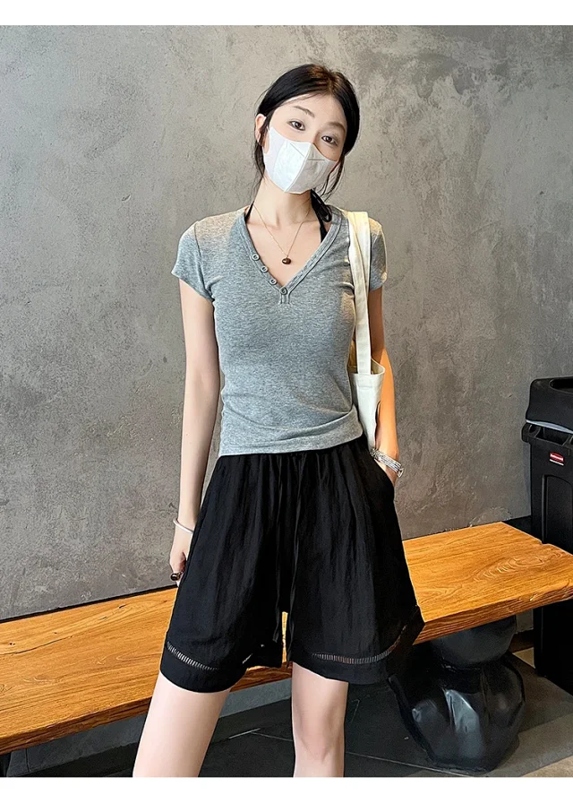 Relaxed Retro Lace Shorts for Women Detail