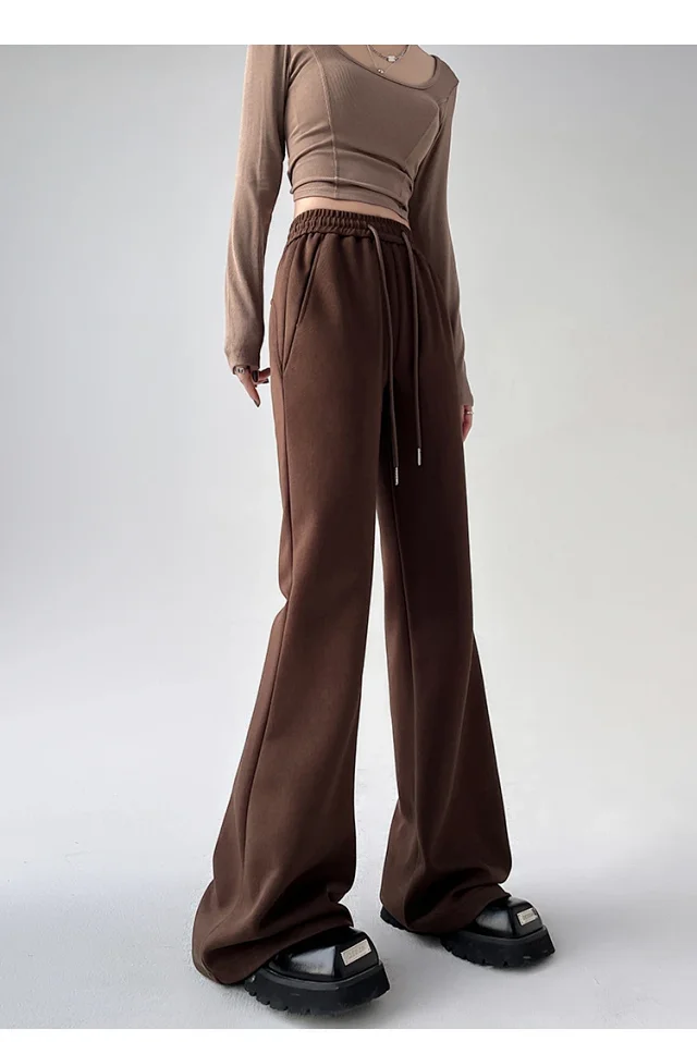 2025 Fall Women's Maillard Horseshoe Pants - High-Waisted, Slimming, American Micro-Flare Long Pants Detail