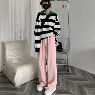 Women's Wide-Leg Cargo Pants 2025 Fall Detail
