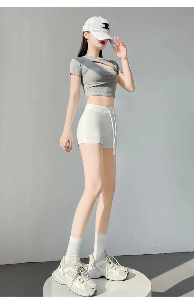 High - Elastic Cycling Shorts Detail