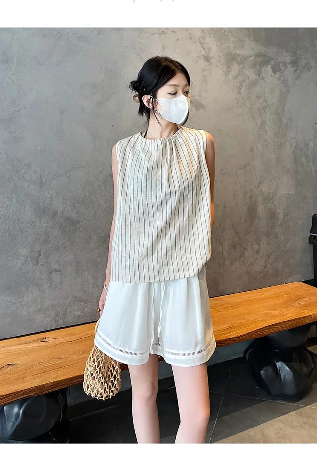 Relaxed Retro Lace Shorts for Women Detail
