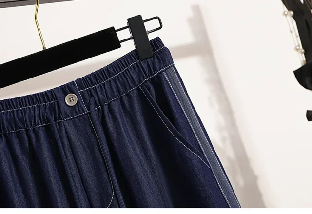 High-waisted Denim Wide Leg Pants Detail
