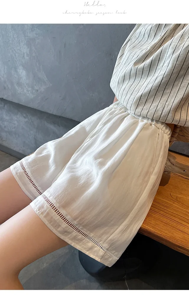 Relaxed Retro Lace Shorts for Women Detail