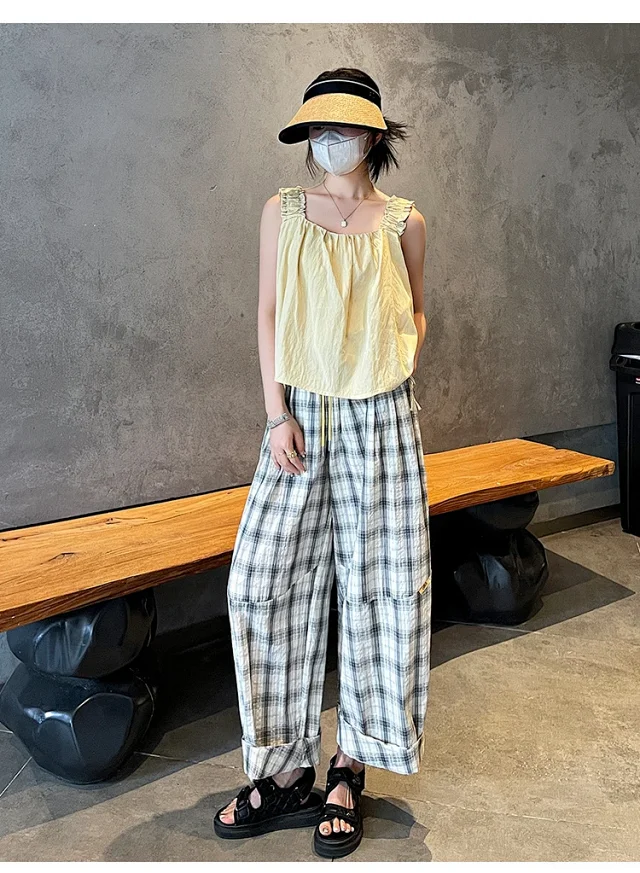 Ladies' Summer Retro Plaid Loose Pants Detail