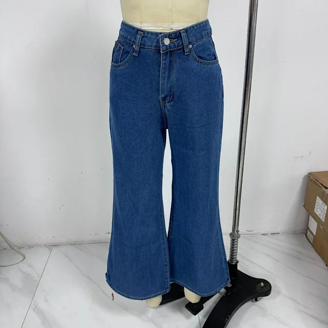 Women's High-Waist Flared Jeans Detail
