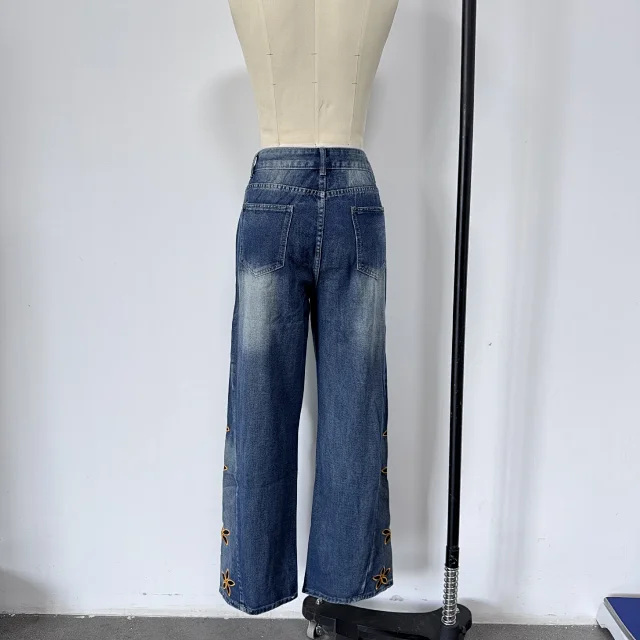 Amazon's Hit: Embroidered High-Waisted Loose Jeans for Women Detail