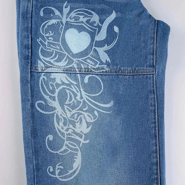 Street-style Irregular Print Loose Jeans Detail