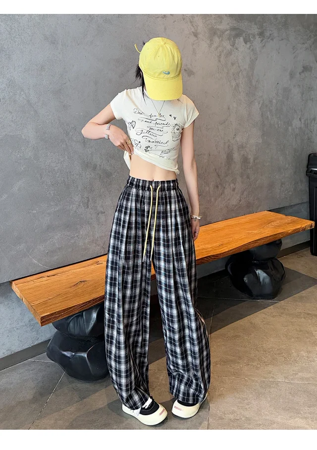 Ladies' Summer Retro Plaid Loose Pants Detail