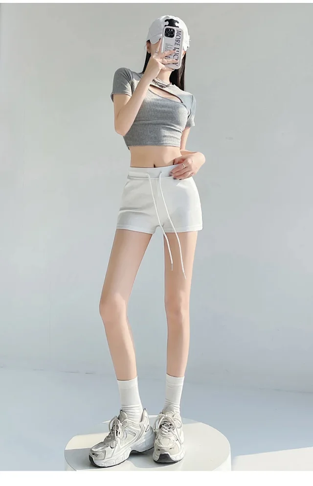 High - Elastic Cycling Shorts Detail