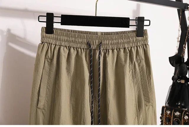 Women's 2025 Summer New High-waist Slimming Cargo Pants Detail