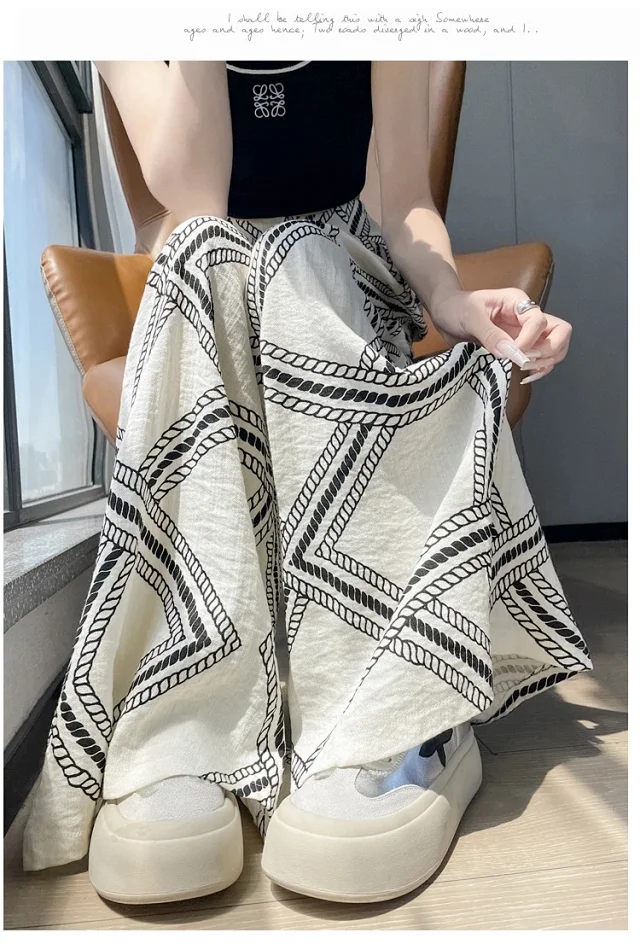 Vintage Qian-style Ice Silk Linen Wide-leg Pants Detail