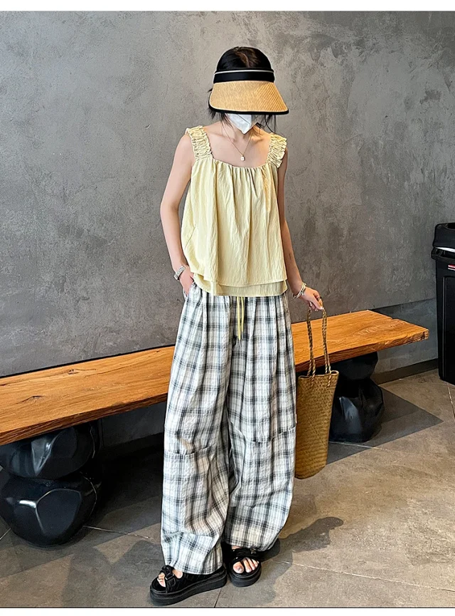 Ladies' Summer Retro Plaid Loose Pants Detail