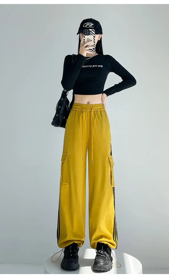 Women's Wide-Leg Cargo Pants 2025 Fall Detail