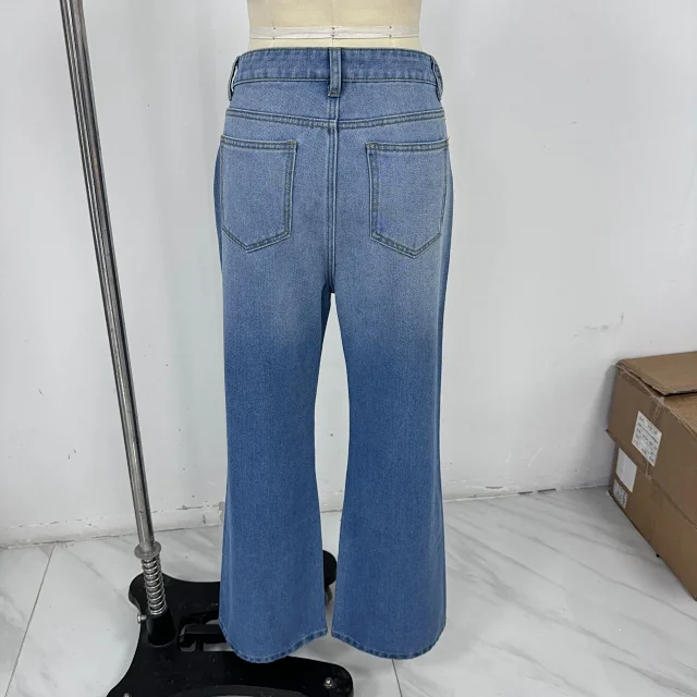 European and American Washed High - Waist Loose Jeans Detail