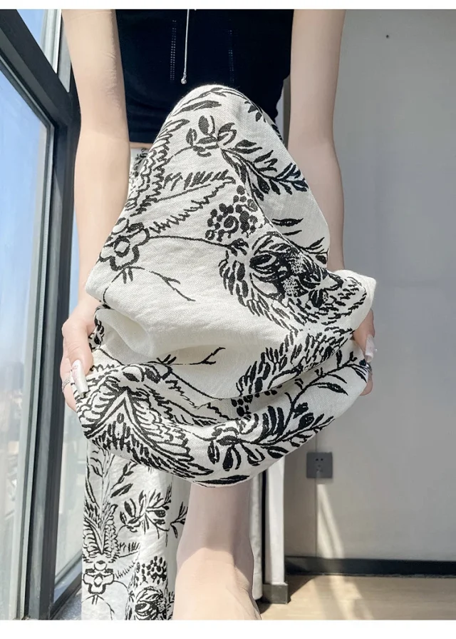 Vintage Floral Linen Wide-Leg Pants Detail