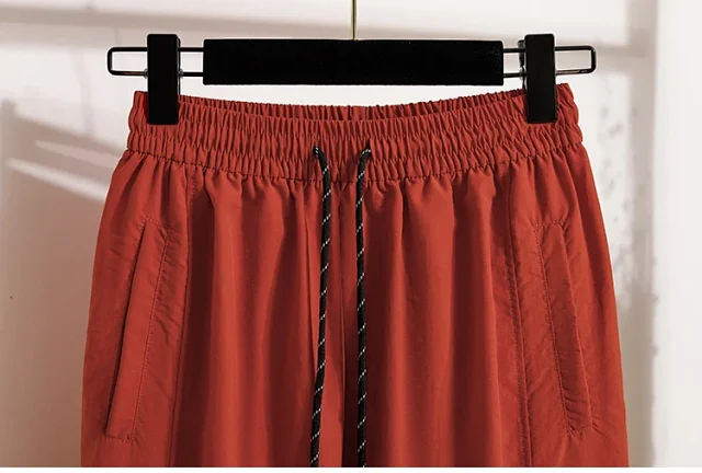 Women's 2025 Summer New High-waist Slimming Cargo Pants Detail