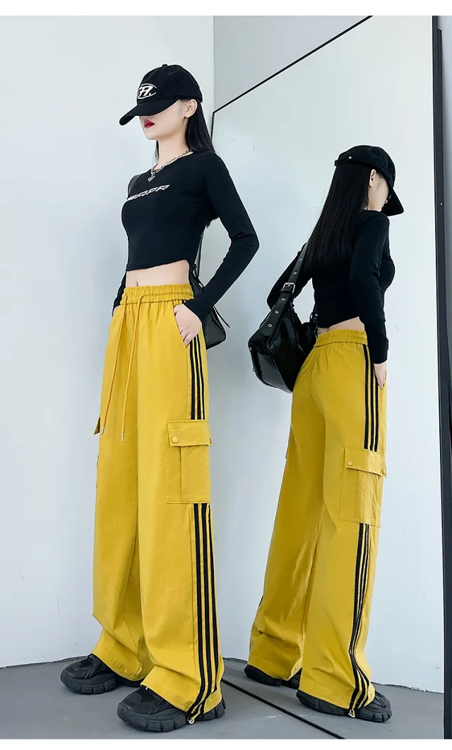 Women's Wide-Leg Cargo Pants 2025 Fall Detail