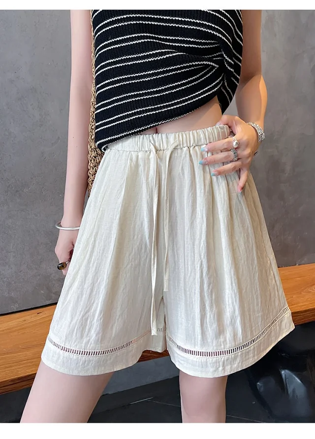 Relaxed Retro Lace Shorts for Women Detail